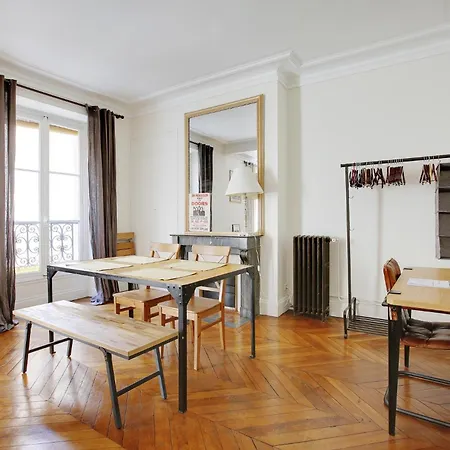 Vintage Et Confortable - Oberkampf * Paris